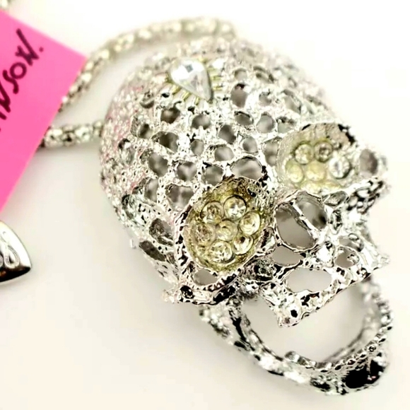 Choose your color gold Chrome or silver crystal 3rd eye skull necklace - Picture 13 of 16